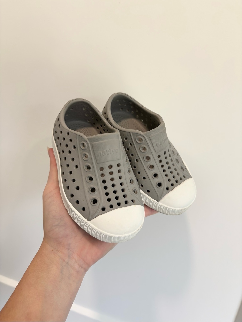 Native Jefferson Toddler Slip On 
Grey Size C5